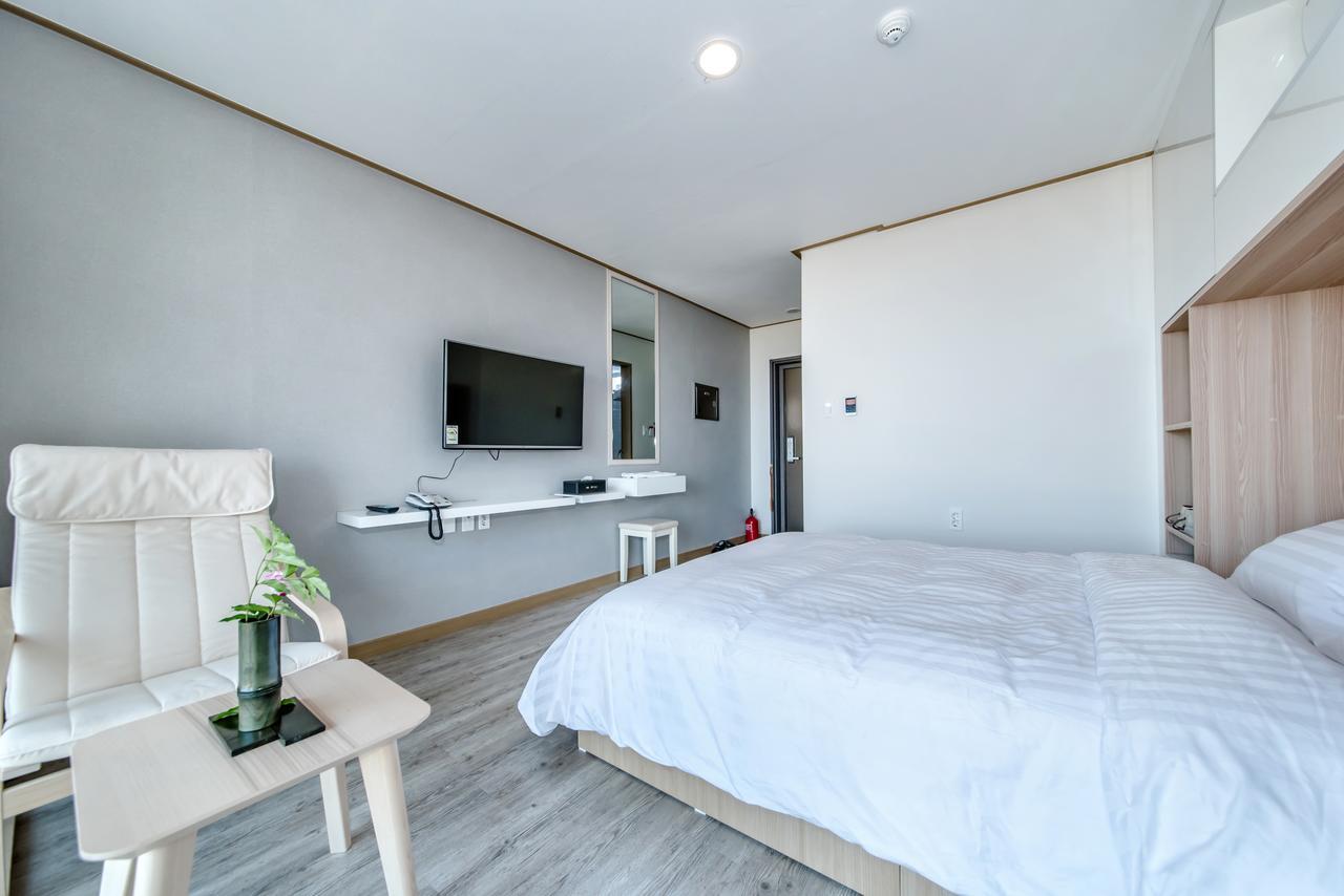 Go To Bed Resort Seogwipo Esterno foto